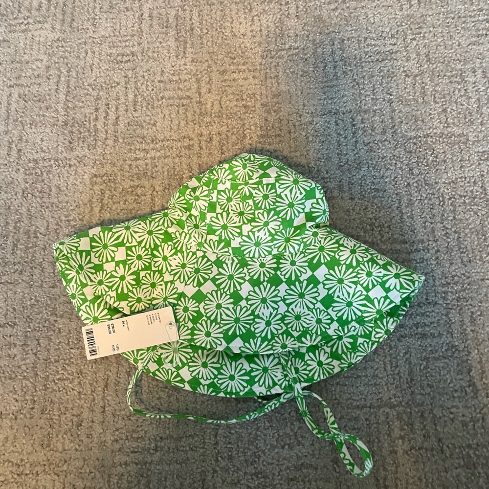 URBAN OUTFITTERS SUN HAT